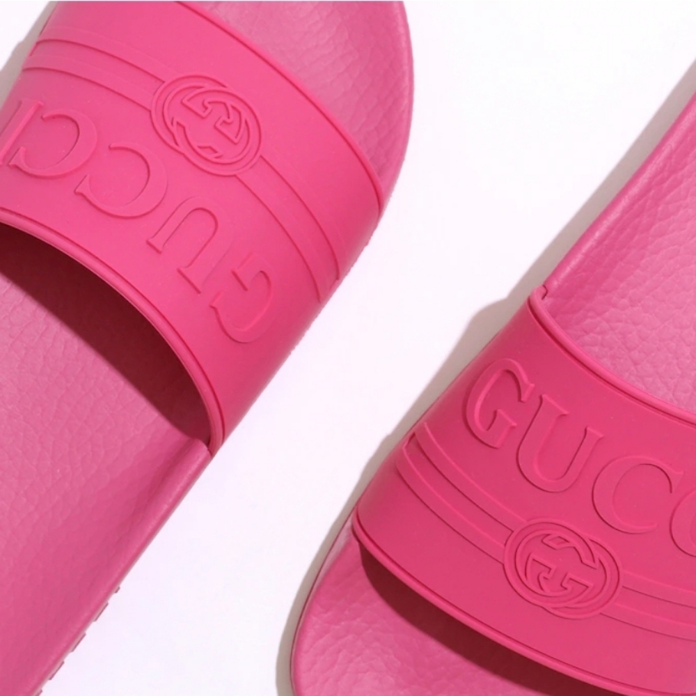 Gucci-Pursuit Slide Sandal - Women's size 36